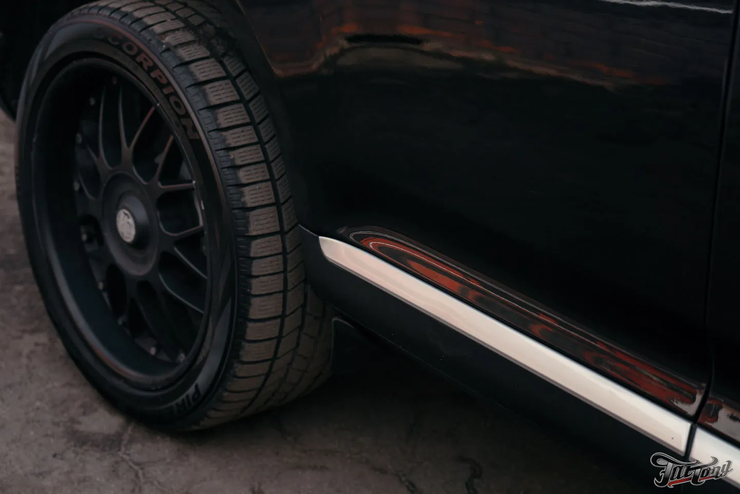Обширный кузовной ремонт Porsche Cayenne 2003 года!